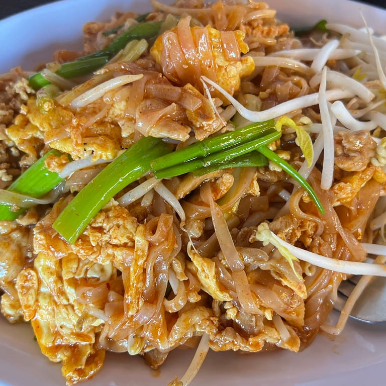 Spicy Red Curry Delights: Thai Cuisine